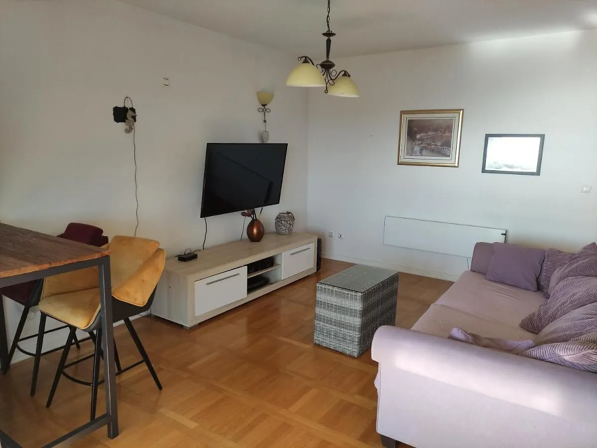 Apartments Marina Split 0*,
